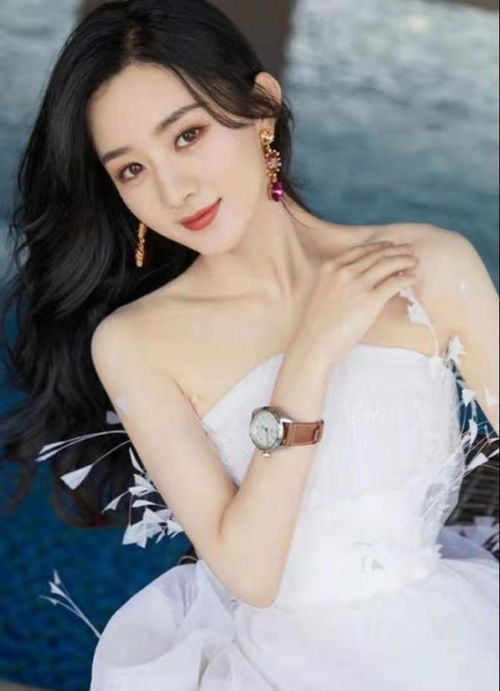 曝趙麗穎爺爺近照惹爭議 面容和善額頭似復刻,談及孫女滿臉擔心