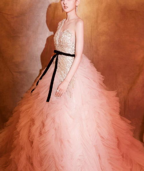 宋祖兒化身港風女子美上天,模仿利智經典造型,卻被嘲沒有可比性