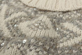 冬日時(shí)尚焦點(diǎn) 亮片雪花圖案羊毛羊駝混紡寬松毛衫